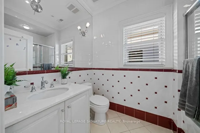 Additional image 18 of 428 Glengrove Ave