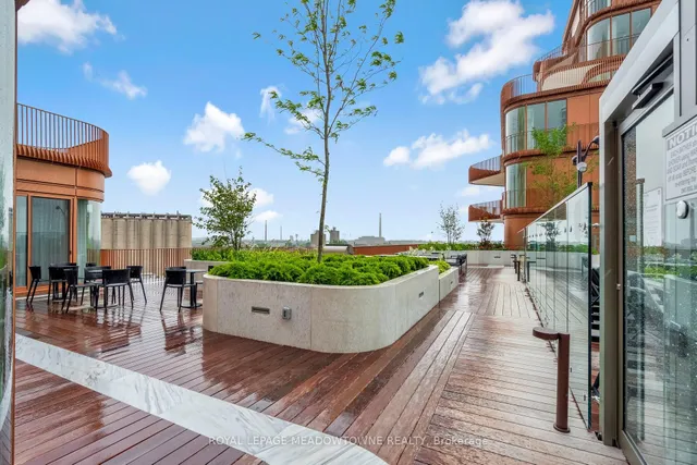 Additional image 36 of 155 Merchants' Wharf Unit 826