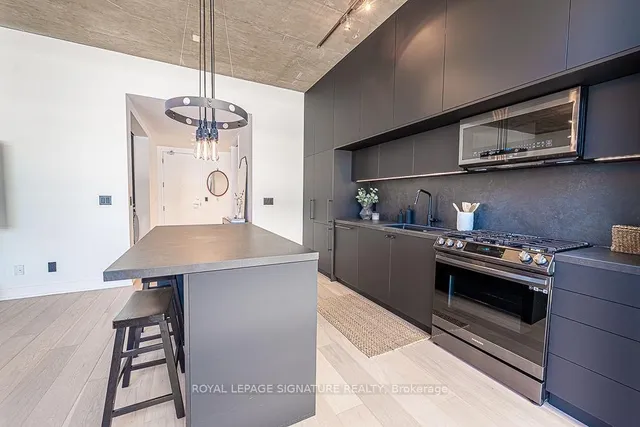 Additional image 10 of 60 Bathurst St Unit 705