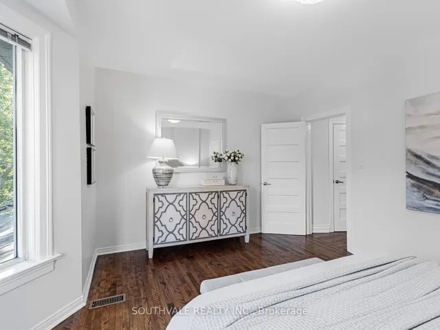 Additional image 19 of 104 Dearbourne Ave