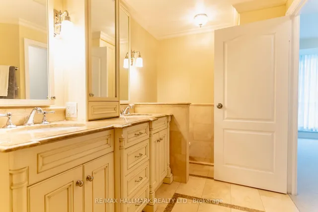 Additional image 28 of 10 Queens Quay Unit Ph9