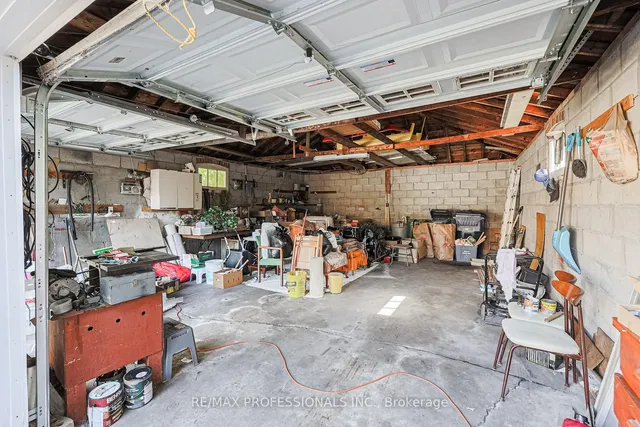 Additional image 45 of 55 Old Burnhamthorpe Rd