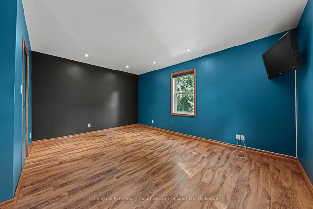 Additional image 20 of 6 THERESA St