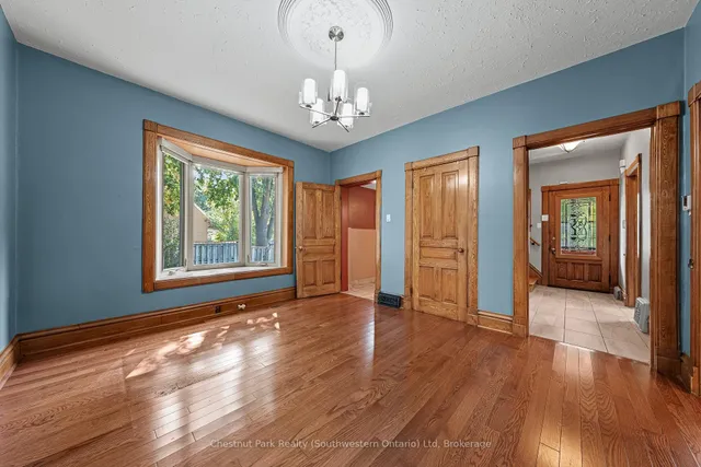 Additional image 10 of 6 THERESA St