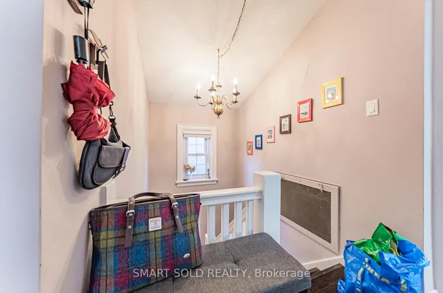 Additional image 29 of 889 Avenue Rd