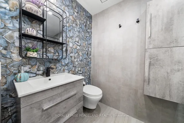 Additional image 16 of 105 Apache Tr