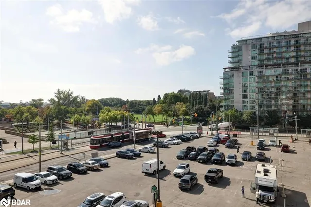 Additional image 19 of 600 Queens Quay Unit 633