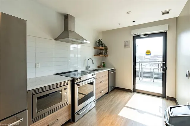 Additional image 38 of 60 Charles St Unit 705