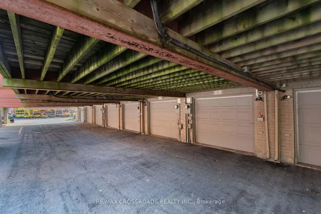 Additional image 36 of 3890 Bloor St Unit 6