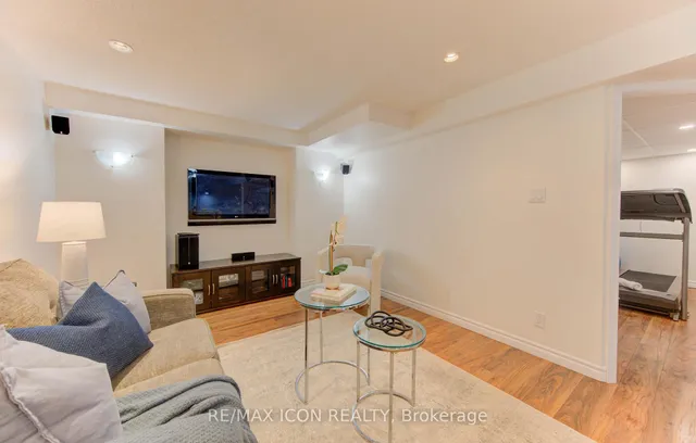 Additional image 31 of 43 Winding Way