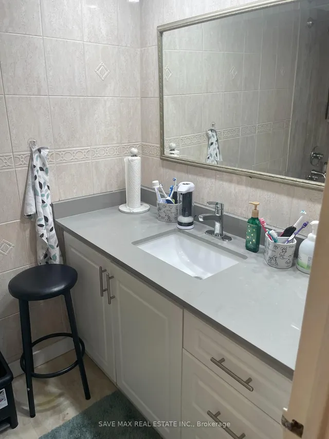 Additional image 7 of 2645 Jane St Unit 507