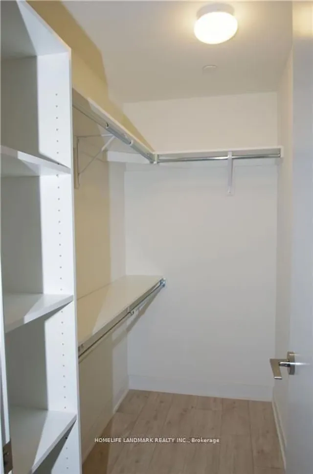 Additional image 16 of 27 BATHURST St Unit 1113