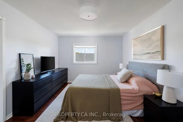 Additional image 25 of 42 West Oak Cres