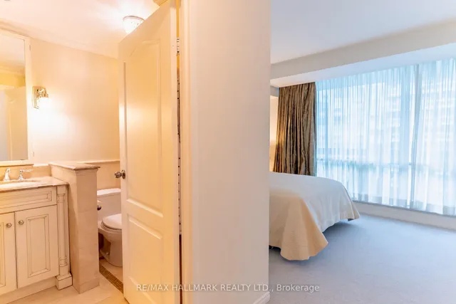 Additional image 23 of 10 Queens Quay Unit Ph9