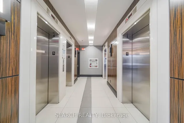 Additional image 10 of 19 Grand Trunk Cres Unit 201