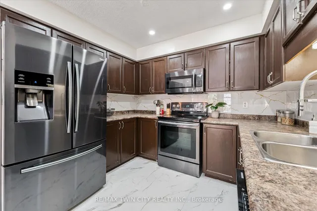 Additional image 17 of 110 Activa Ave Unit E29