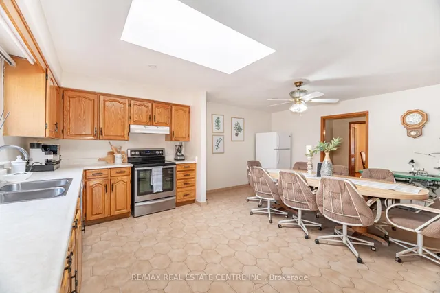 Additional image 15 of 2108 Islington Ave