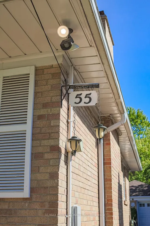 55 Old Burnhamthorpe Rd