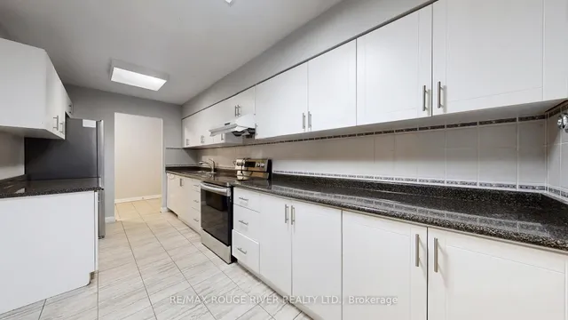 Additional image 10 of 40 Chichester Pl Unit 203