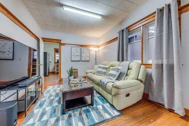 Additional image 9 of 370 Coxwell Ave