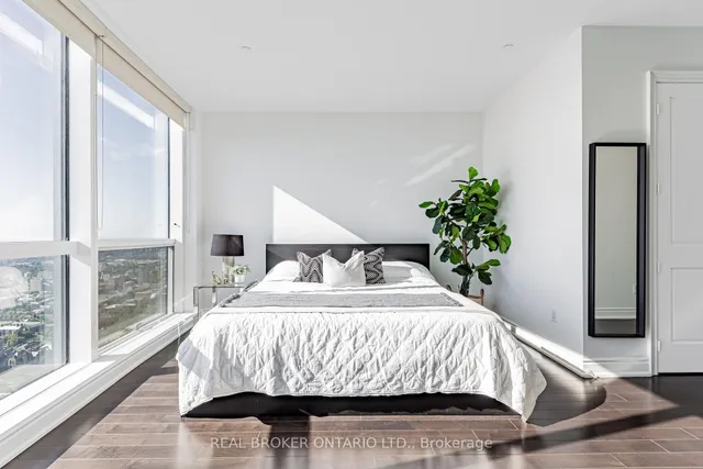 Additional image 14 of 388 Yonge St Unit 7510