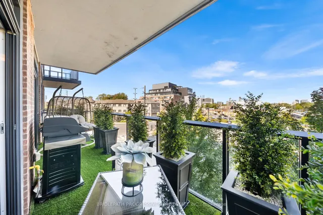 Additional image 31 of 3 Southvale Dr Unit 303