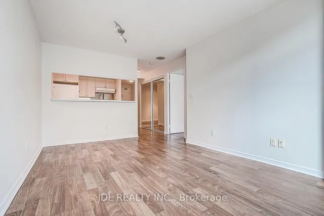 Additional image 19 of 109 Front St Unit 823