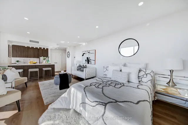 Additional image 7 of 914 Yonge St Unit 1202