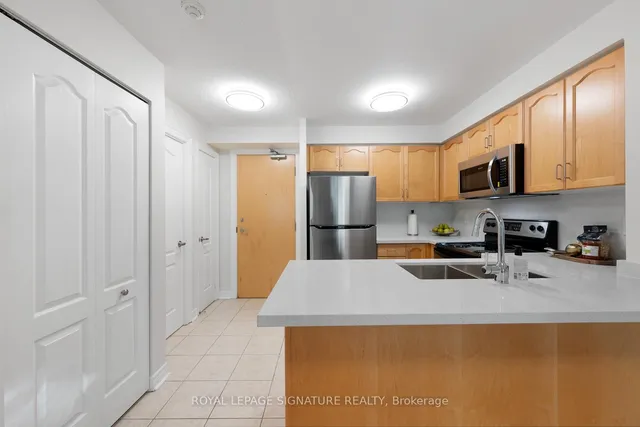 Additional image 14 of 212 Eglinton Ave Unit 605