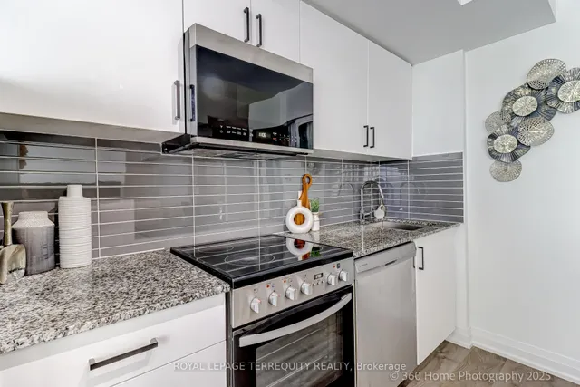 Additional image 16 of 20 Meadowglen Pl Unit 326