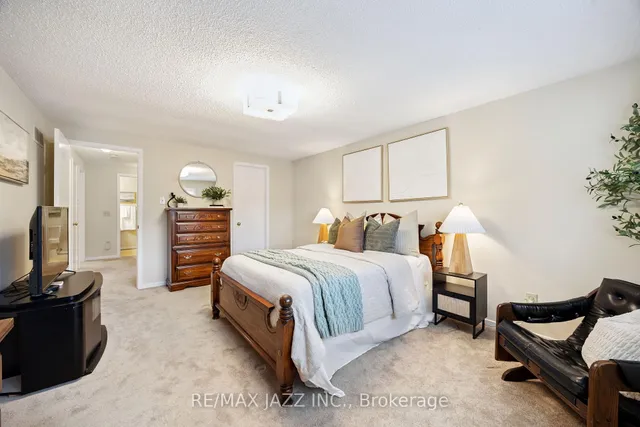 Additional image 27 of 14 Grover Dr