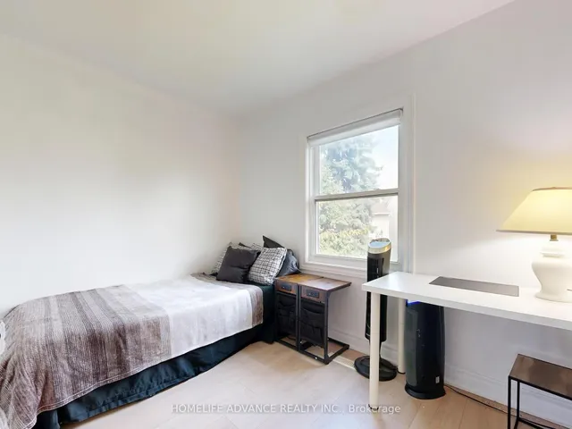 Additional image 34 of 75 Mossbrook Cres