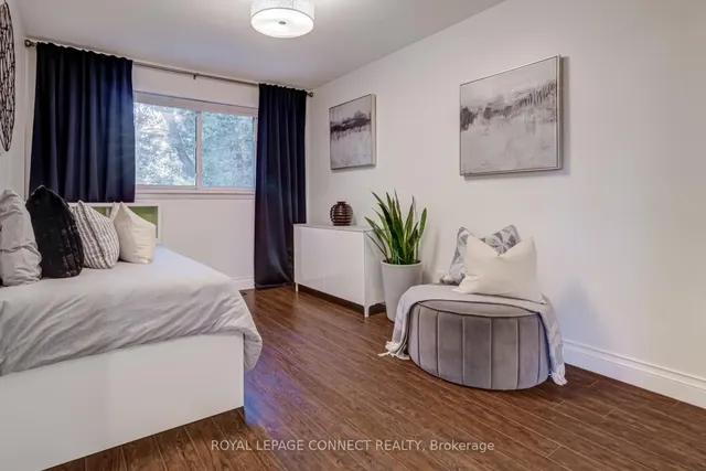 Additional image 30 of 28 Tivoli Crt