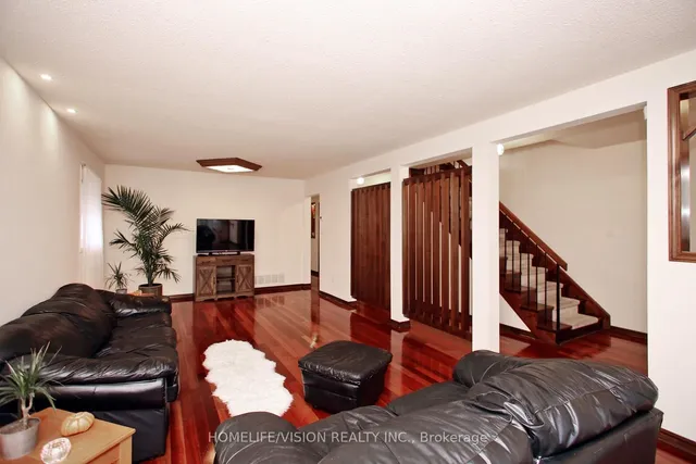 Additional image 5 of 12 Relroy Crt