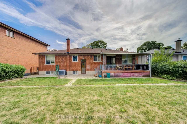 Additional image 33 of 102 Hallsport Cres