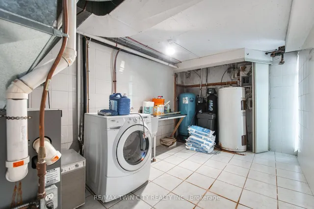 Additional image 40 of 121 Grand Hill Dr