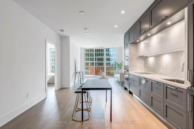 Additional image 8 of 155 Merchants' Wharf Unit 826