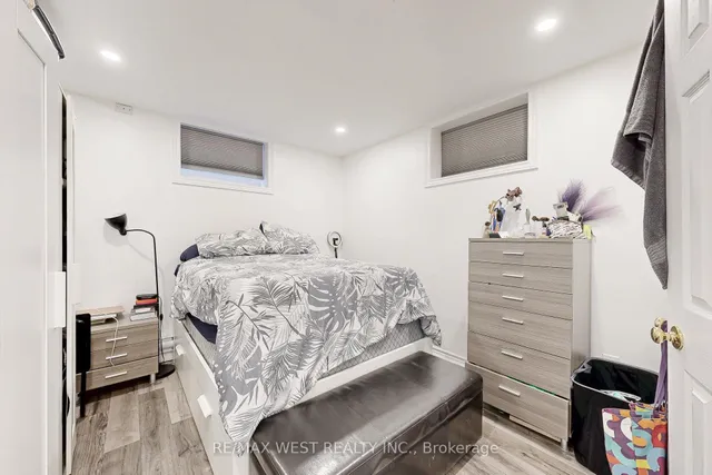 Additional image 44 of 52 Heydon Park Rd