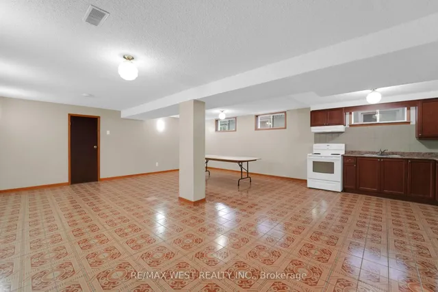 Additional image 31 of 304 La Rose Ave