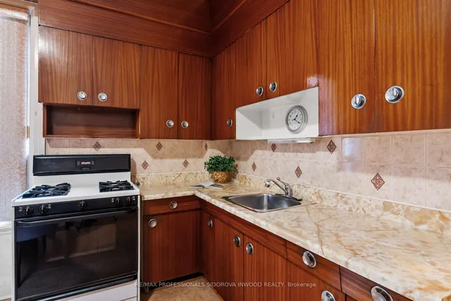 Additional image 12 of 180 Pacific Ave