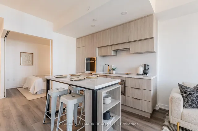 Additional image 9 of 39 Roehampton Ave Unit 2902