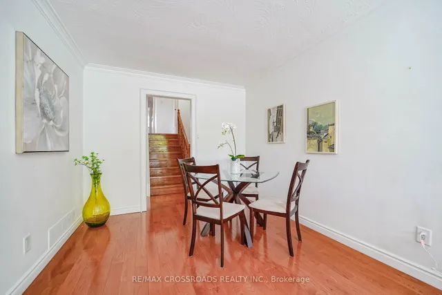 Additional image 21 of 8 Topaz Gate