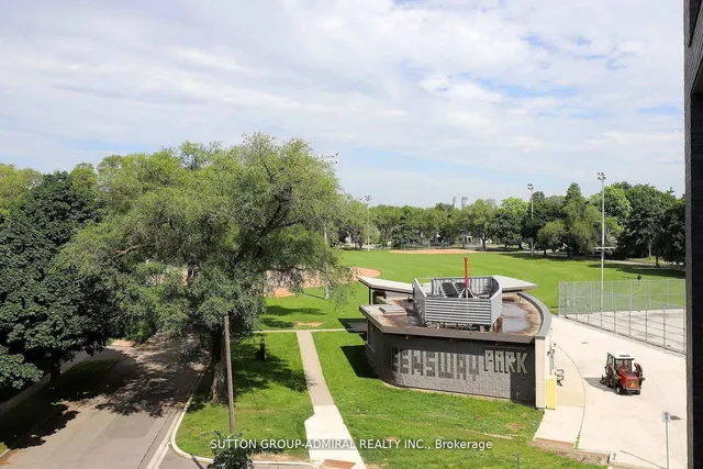 Additional image 8 of 7 Smith Cres Unit 323