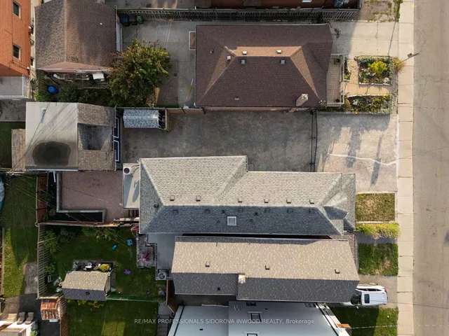 Additional image 39 of 197 Lambton Ave