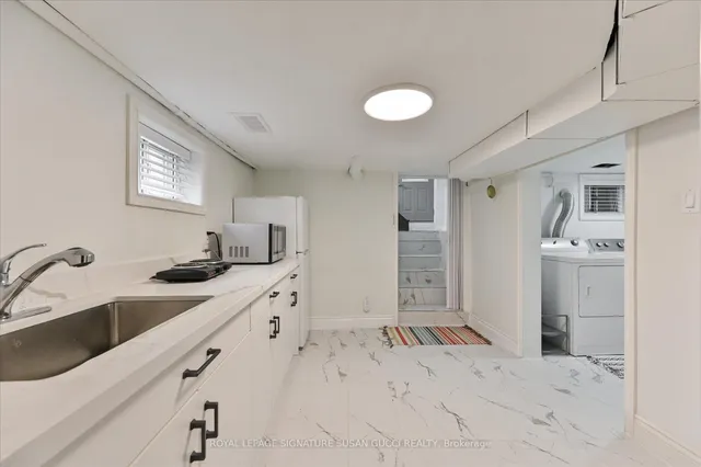 Additional image 27 of 94 Meighen Ave