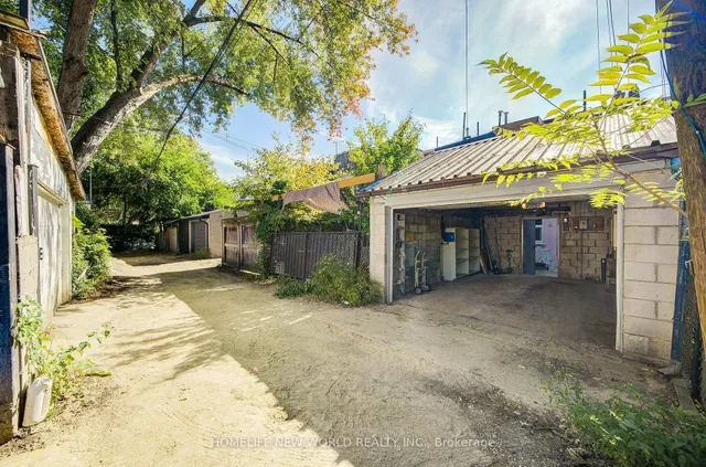 Additional image 48 of 726 Adelaide St