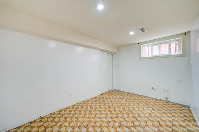 Additional image 32 of 2908 Victoria Park Ave