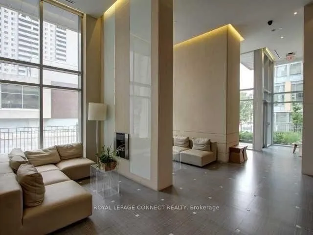Additional image 2 of 500 Sherbourne St Unit 812