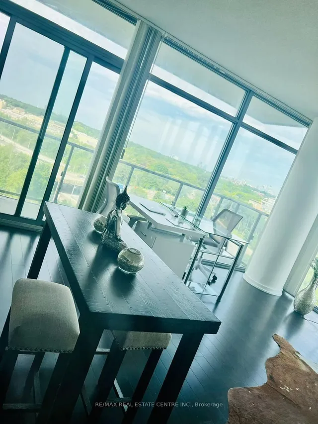 Additional image 10 of 105 The Queensway Unit 1010