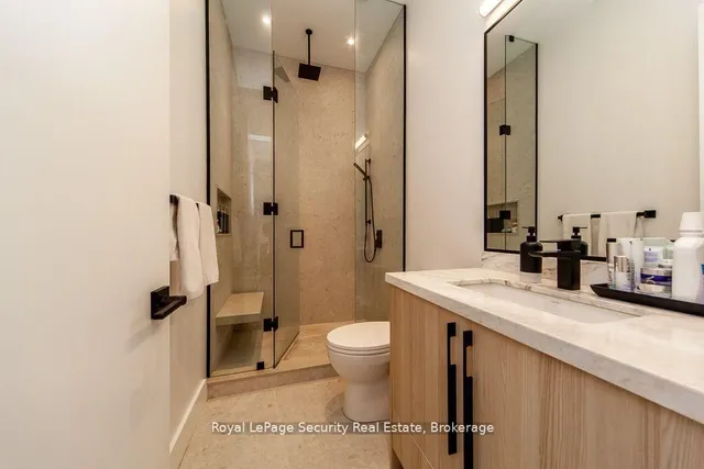 Additional image 18 of 70 Chamberlain Ave